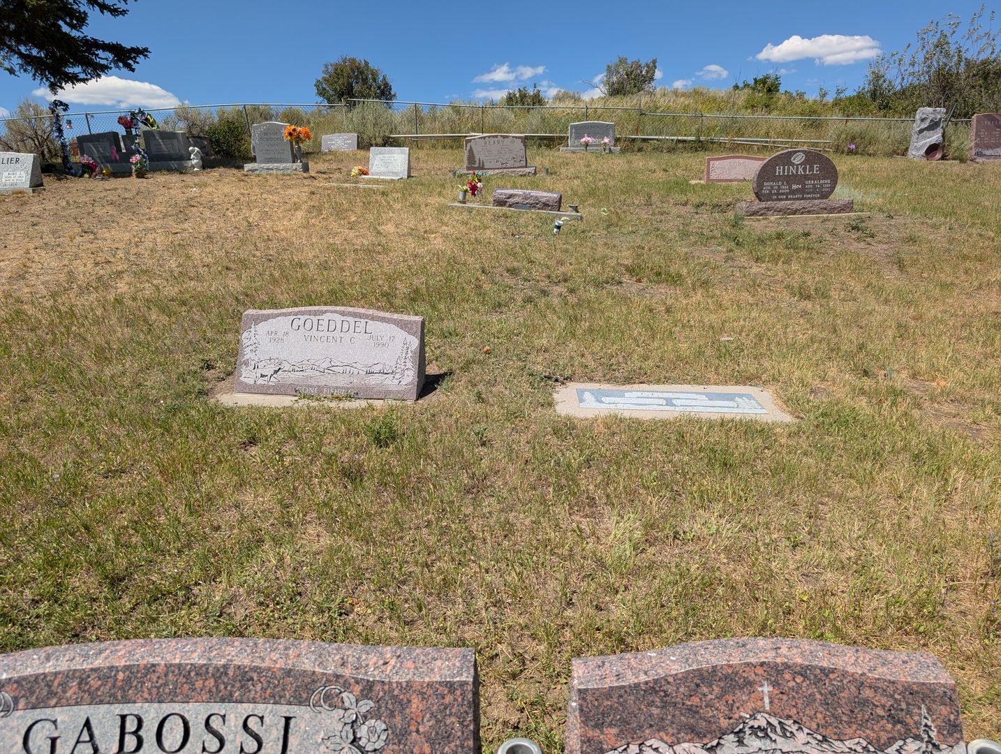 Olga E Ogden's grave. Photo 1